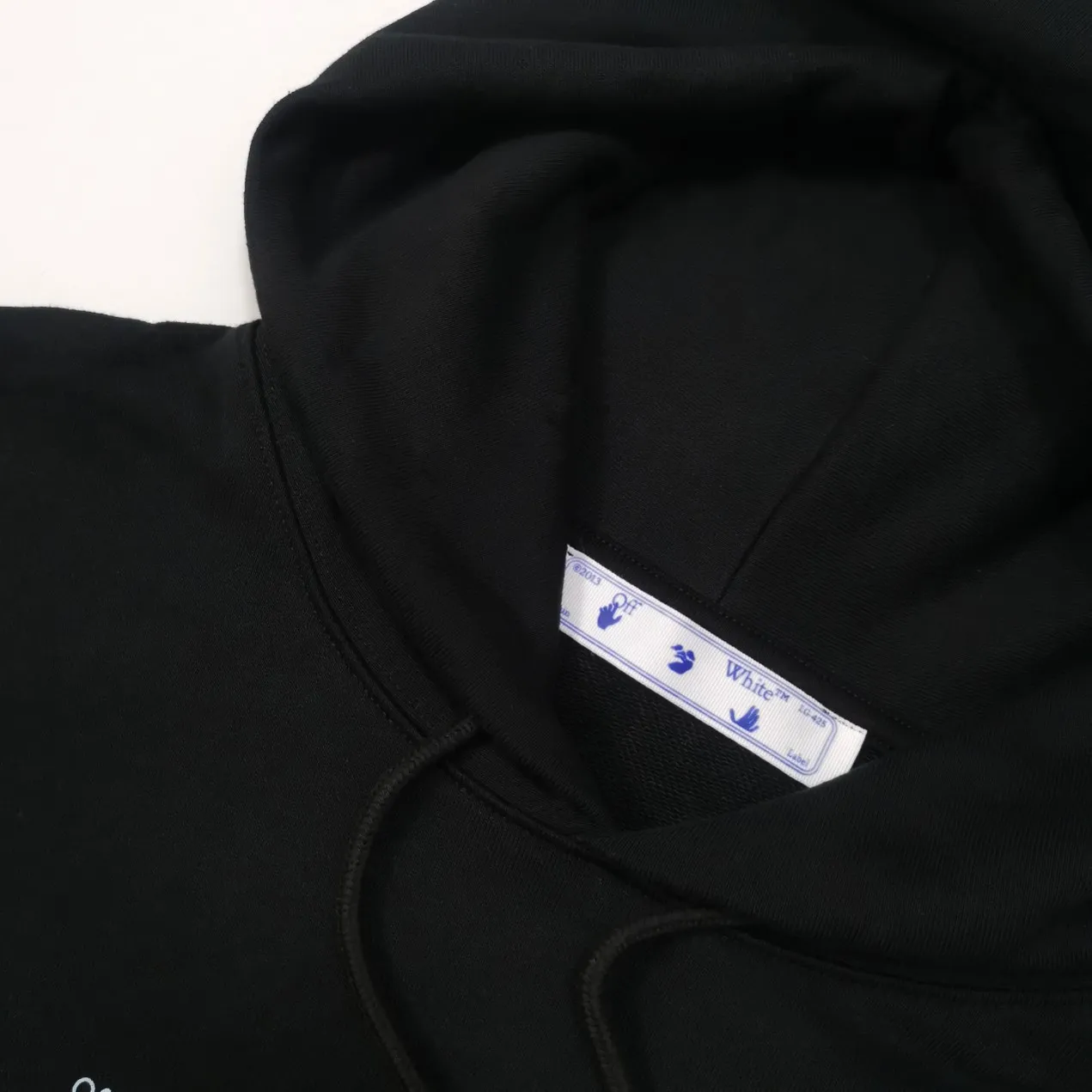 Top tested version 2022OFF OW WHITE new blue chalk marker depicting arrows loose trendy brand men's and women's casual autumn and winter hoodies and sweatshirts. Take a look at the enlarged details of this model. The printing is like a chalk drawing, and the image is realistic. The printing uses Kornit digital direct inkjet printing, which adds particle direct inkjet printing. So it looks like chalk. But don’t worry about the anchorage of the printing, it will never fall off. Backwash and sun-resistant, machine washable without stress. Absoluteness distinguishes the offset printing on the market, which is perfunctory and cannot restore the texture of pink and ink at all! The side hems are initially folded, please pay attention! The fabric is made of 480 combed pure cotton terry, which has a full drape. Customized collar label, washed, hang tag. Color: Black Size: XS-L P:390